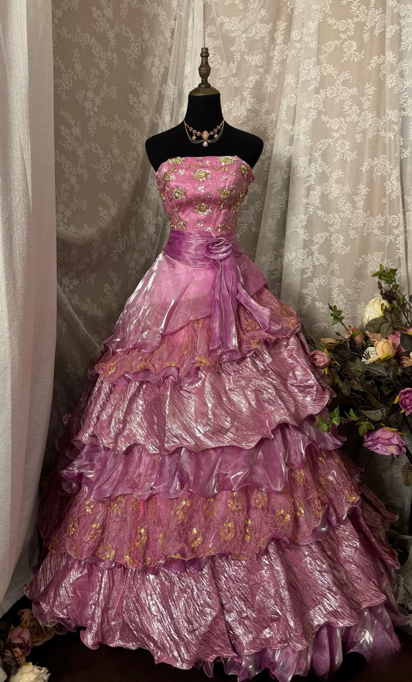 Graceful Ball Gown Strapless Lilac Organza With Appliqued Lace Ruched Ruffles Long Quinceanera Dresses Sweet 15 16 Birthday Gown AU330