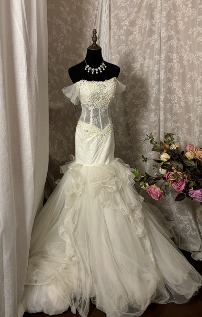 Vintage Mermaid Off The Shoulder Lace White Tulle With Appliqued Long Bride Dress Long Bride Dress Classy Wedding Dresses AU336