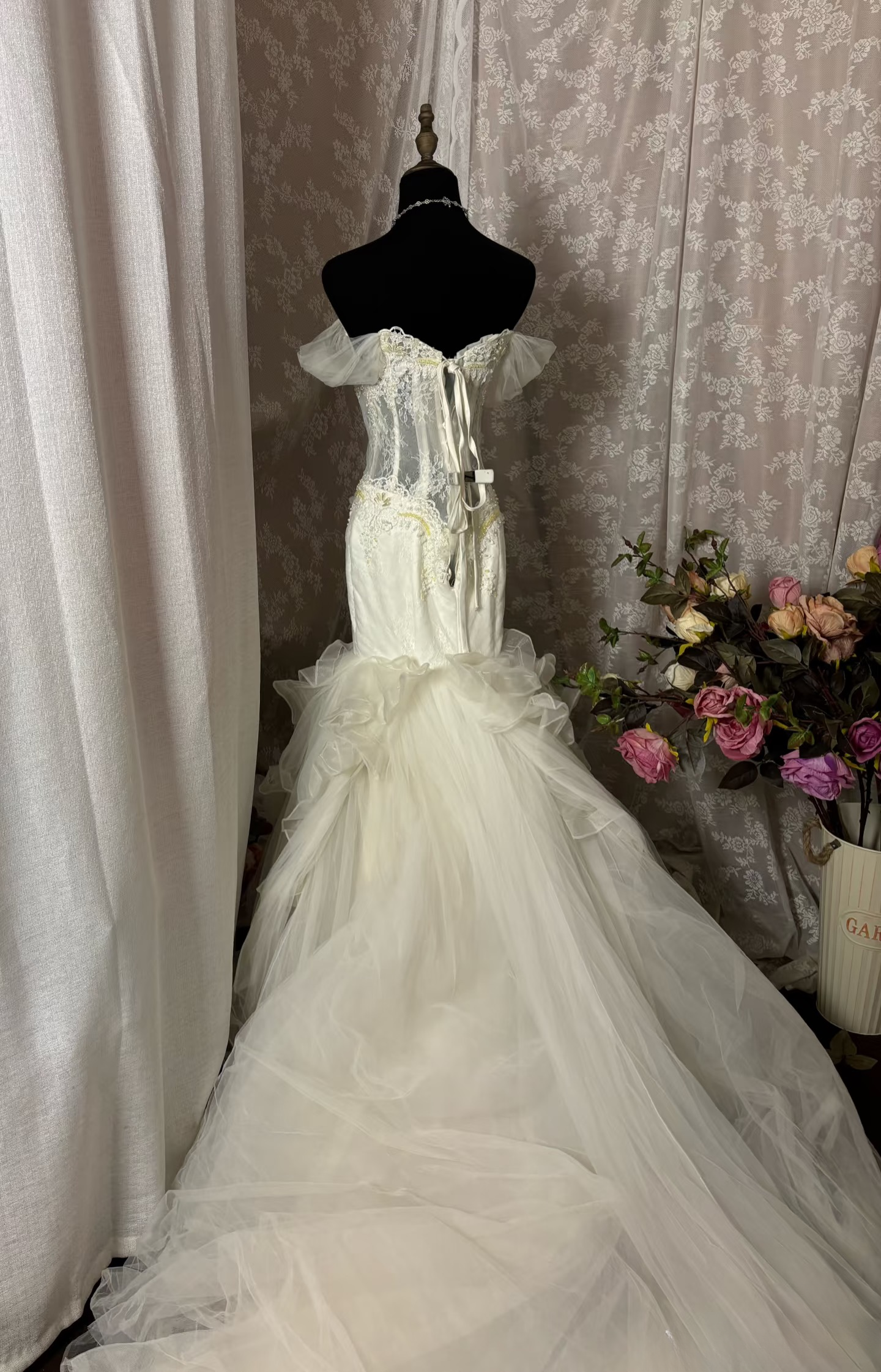 Vintage Mermaid Off The Shoulder Lace White Tulle With Appliqued Long Bride Dress Long Bride Dress Classy Wedding Dresses AU336