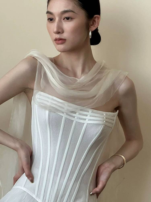 Modest Ball Gown Strapless Sleeveless White Tulle Wedding Dress Brides Dresses Fairytale Wedding Gown AU348