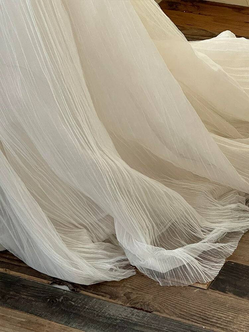 Modest Ball Gown Strapless Sleeveless White Tulle Wedding Dress Brides Dresses Fairytale Wedding Gown AU348