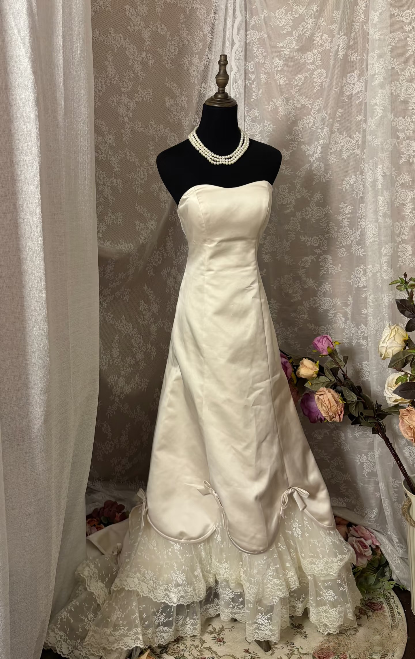 Vintage Elegant A line Sweetheart Sleeveless Lace 60s Ivory Multi Layers Long Bride Dress Long Bride Dress Classy Wedding Dresses AU352