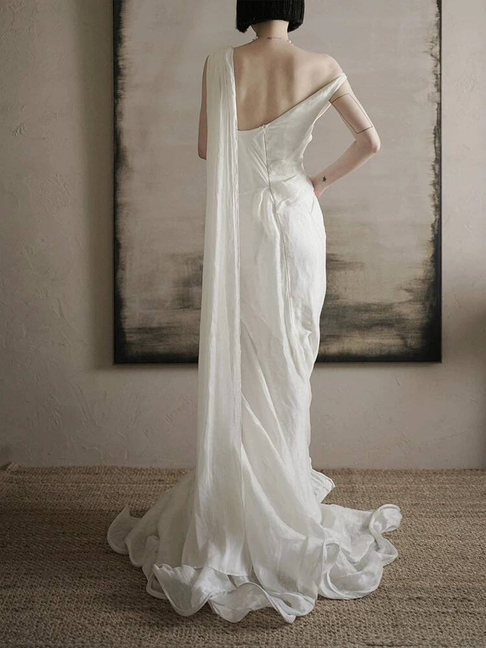 Vintage Mermaid V Neckline White Wedding Gown Long Fairytale Autumn Wedding Dresses AU357