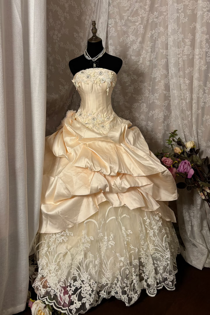 Vintage Elegant Ball Gown Strapless Sleeveless Lace 60s Ivory Multi Layers Long Bride Dress Long Bride Dress Classy Wedding Dresses AU358