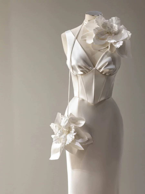 Vintage Mermaid V Neck Satin White Wedding Gown Long Fairytale Bride Gown Wedding Dresses AU363