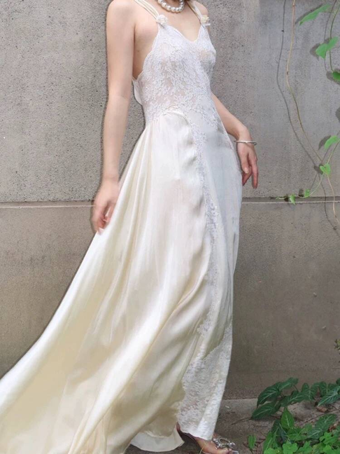 Vintage A line Straps Lace White Wedding Gown Long Fairytale Bride Gown Wedding Dresses AU368
