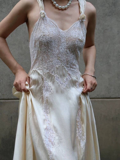 Vintage A line Straps Lace White Wedding Gown Long Fairytale Bride Gown Wedding Dresses AU368