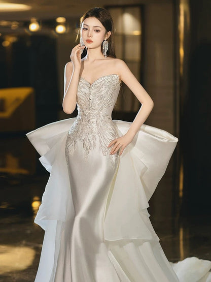 Sexy Mermaid Sweetheart White Satin With Silver Beads Gem Long Bride Dress Long Bride Dress Classy Wedding Dresses AU402