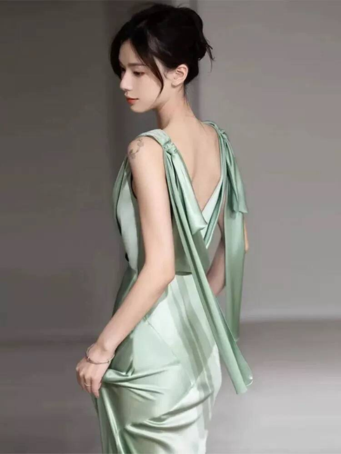 Modest Mermaid V Neck Sage Green Satin Prom Dresses Sequin Party Dress Birthday Outfits Graduation Dress AU405