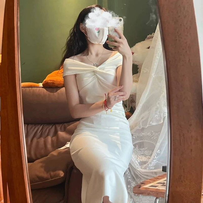 Simple Sheath Off The Shoulder White Satin Wedding Dress Fairytale Bride Gowns Wedding Gown AU466