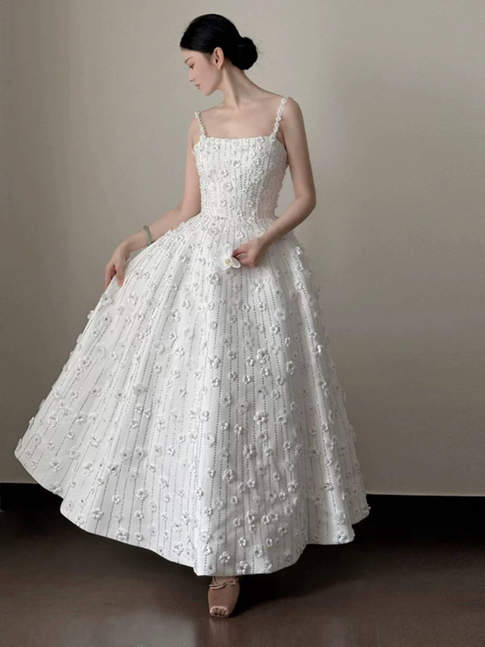 Modest Ball Gown Spaghetti Straps Satin White Wedding Dress Fairytale Flowers Wedding Dresses AU468