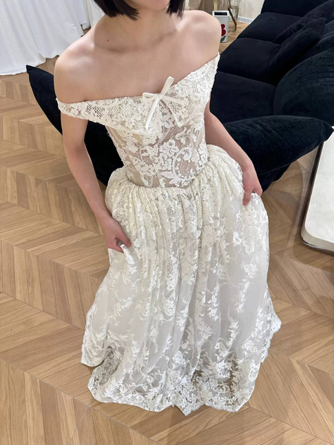 Timeless Ball Gown Off The Shoulder Lace Ivory Wedding Dress With Sleeves Fairytale Wedding Dresses AU471