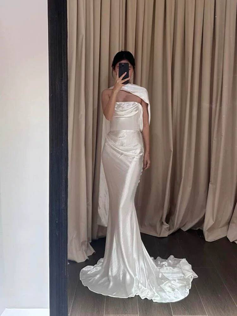 Timeless Mermaid One Shoulder Sleeveless Satin Ivory Wedding Dress Fairytale Wedding Dresses AU501