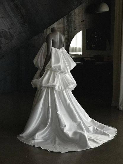 Dreamy Ball Gown Strapless Sleeveless Satin Wedding Dress Fairytale Long White Wedding Dresses AU510
