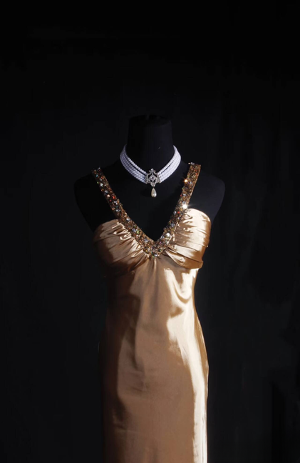 Classic Mermaid V Neckline Beads Sequins Gold Satin Backless Long Prom Dress Inspiration Party Senior Dance Prom Dresses AU535