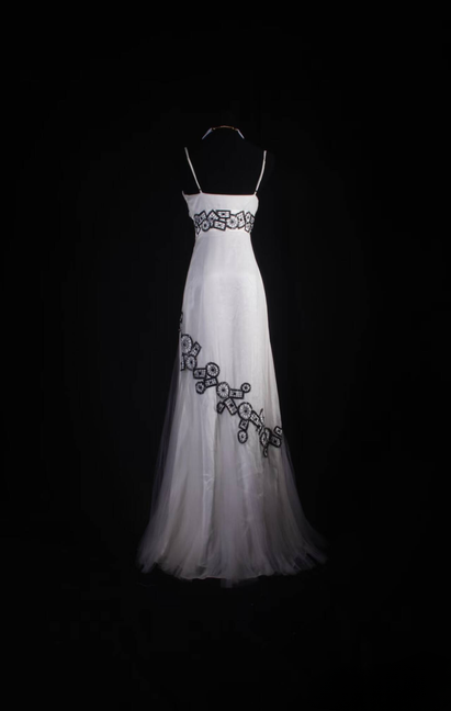 Vintage A line Spaghetti Straps White Tulle Long Prom Dresses Party Dress Princess Graduation Outfits For Women AU566
