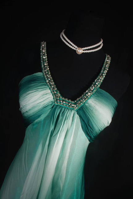 Retro A Line Halter Ombre Green Chiffon Beads Long Prom Dresses Party Dress Graduation Outfits For Women AU594