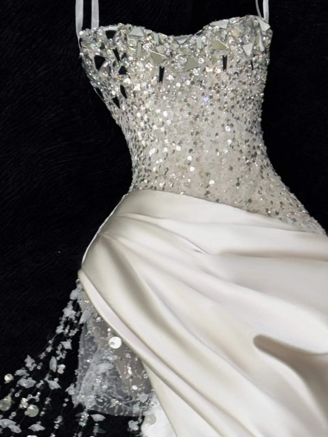 Fairy-tale Fairy-tale Mermaid Sweetheart Satin Beaded Fitted Wedding Dress Bride Gowns Wedding Dresses AU611