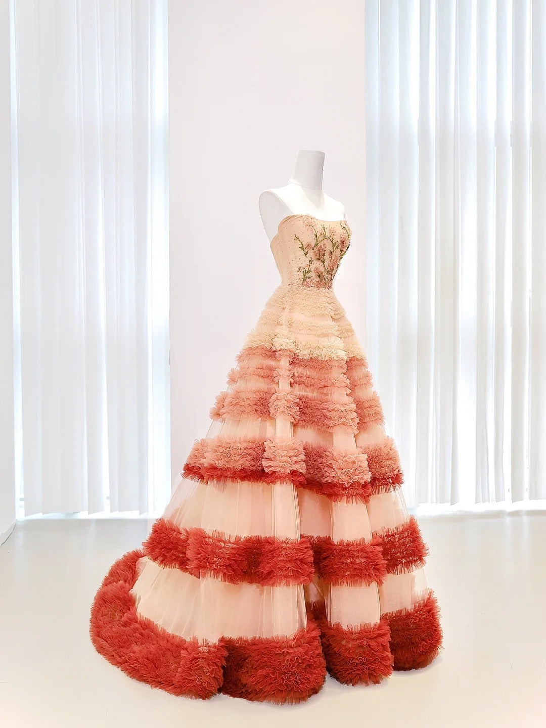 Luxury Quinceanera Dresses Ball Gown Strapless Tulle Birthday Gowns Vestidos De 15 Anos Formal Party Long Sweet 16 Dress AU846
