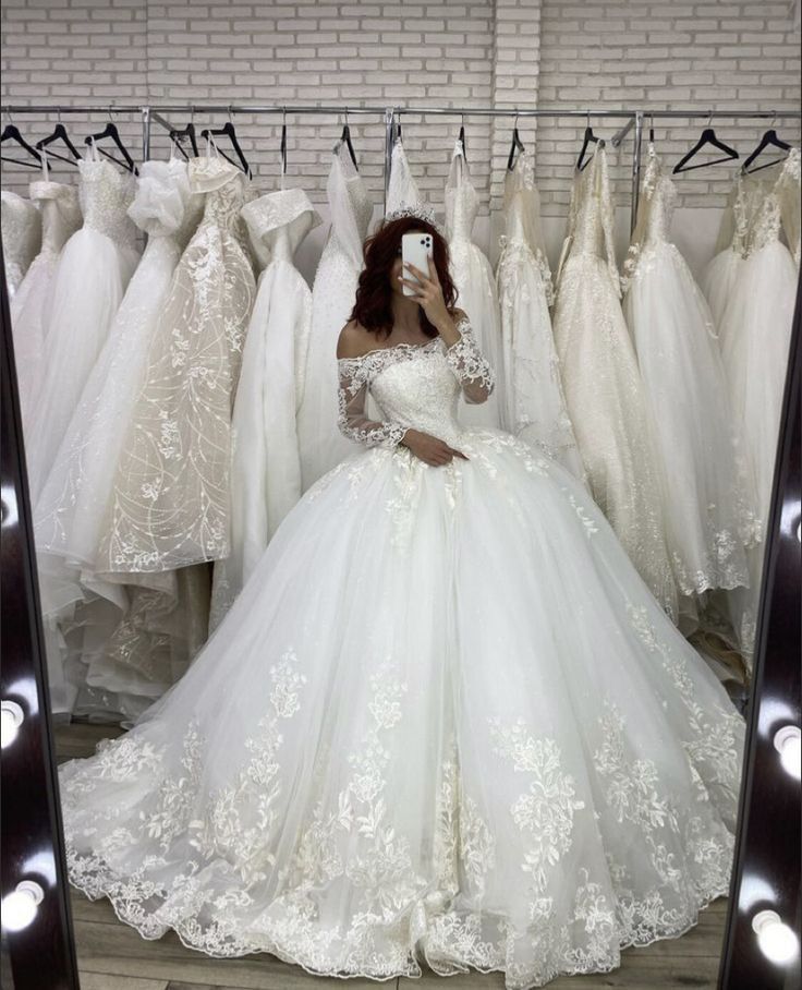 Romantic Ball Gown Off The Shoulder Lace Long Wedding Dress Fairy Formal Long Sleeves Wedding Dresses B116