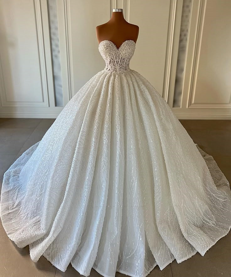 Elegant Ball Gown Sweetheart Long Sequin White Beads Wedding Dress Fairy Formal Wedding Dresses B118