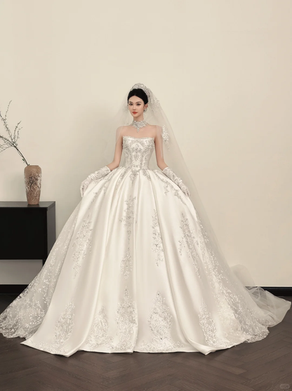 Ethereal Ball Gown Strapless Neck Silver Appliques Long Wedding Dress Fairy Formal Brides Gown Wedding Dresses B13