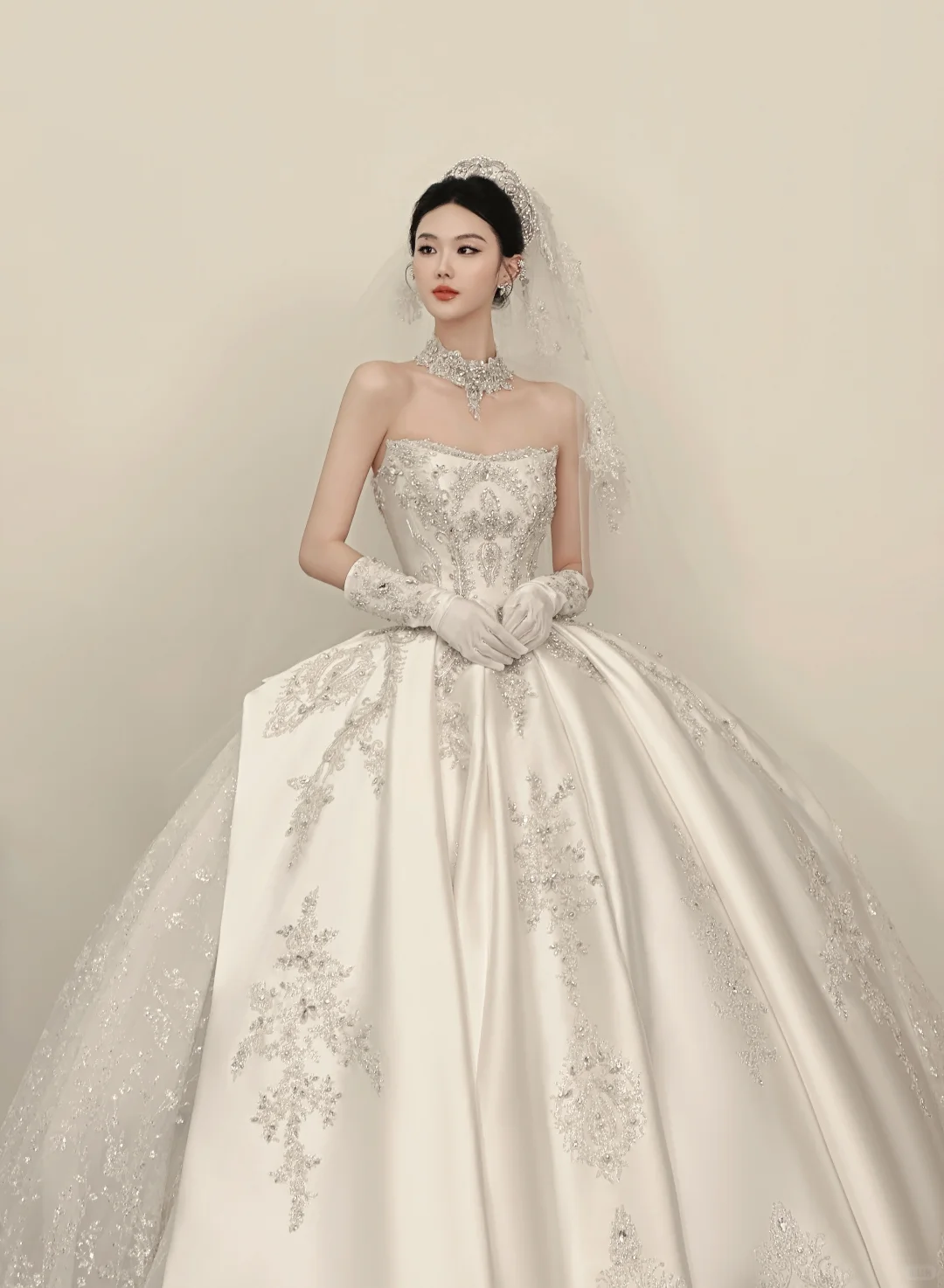 Ethereal Ball Gown Strapless Neck Silver Appliques Long Wedding Dress Fairy Formal Brides Gown Wedding Dresses B13