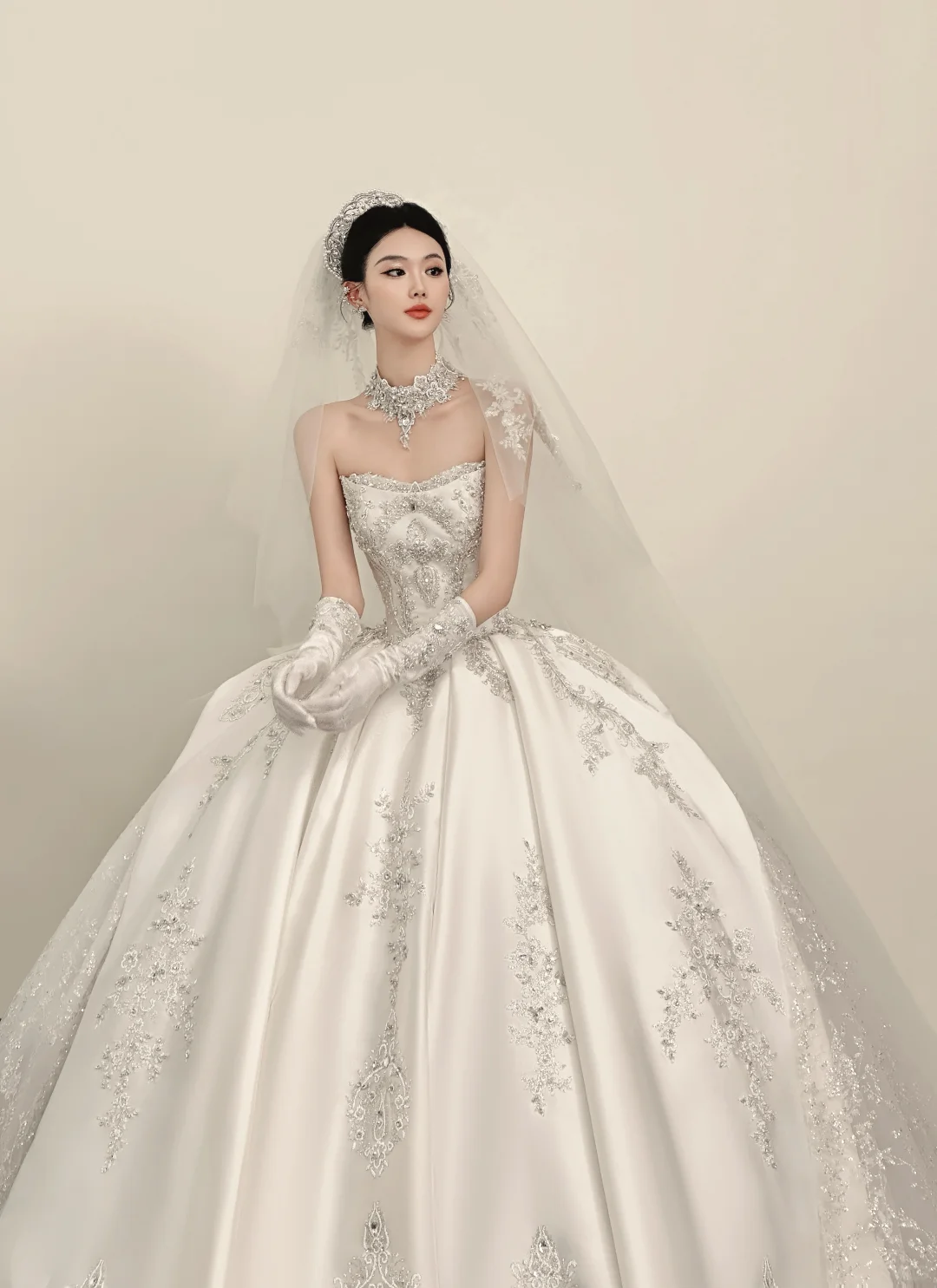 Ethereal Ball Gown Strapless Neck Silver Appliques Long Wedding Dress Fairy Formal Brides Gown Wedding Dresses B13
