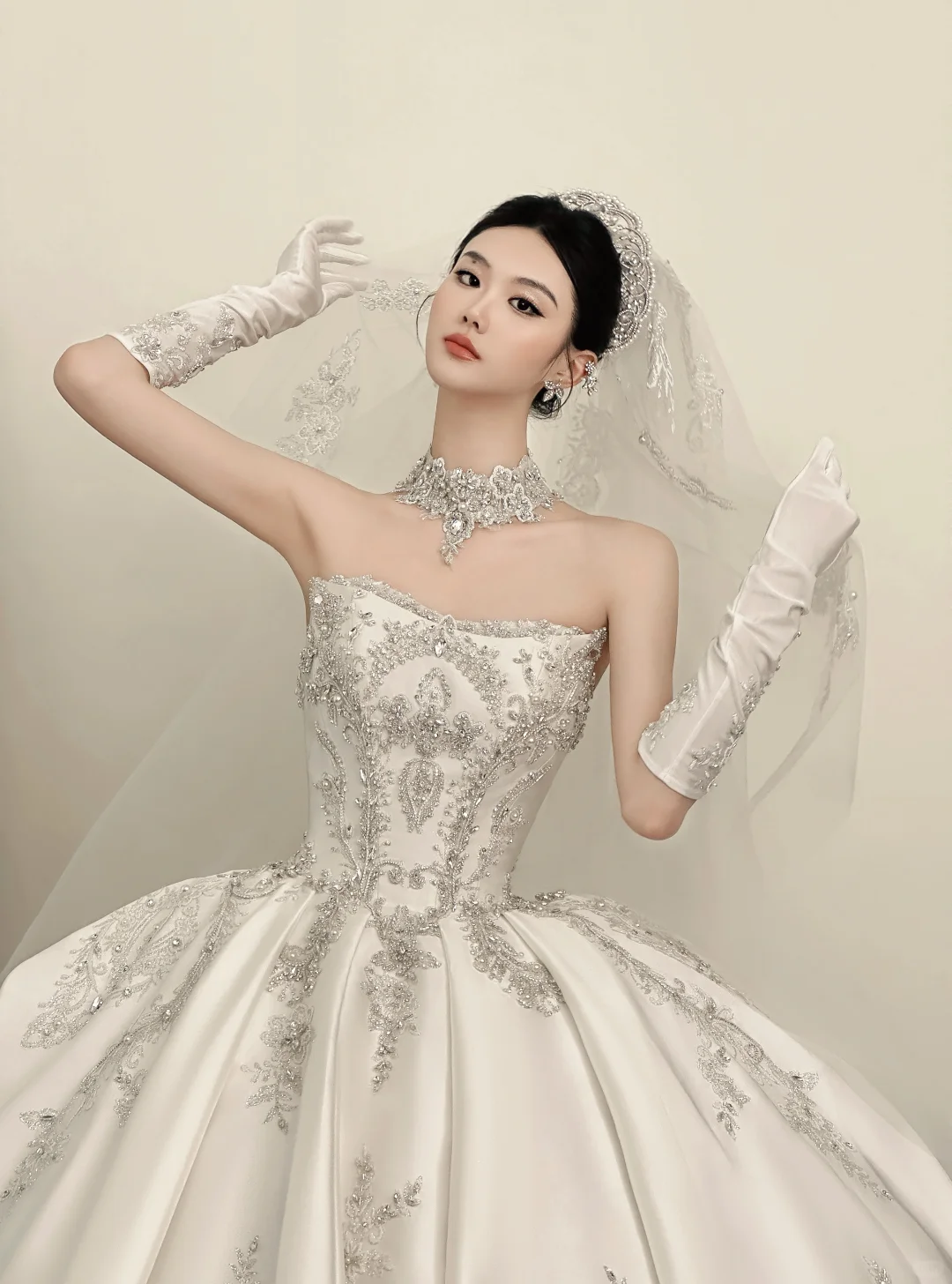 Ethereal Ball Gown Strapless Neck Silver Appliques Long Wedding Dress Fairy Formal Brides Gown Wedding Dresses B13