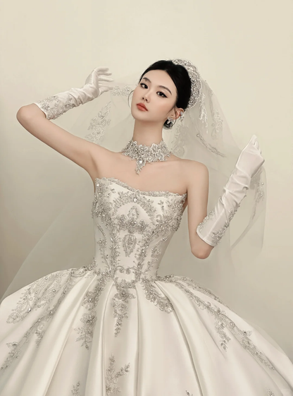 Ethereal Ball Gown Strapless Neck Silver Appliques Long Wedding Dress Fairy Formal Brides Gown Wedding Dresses B13