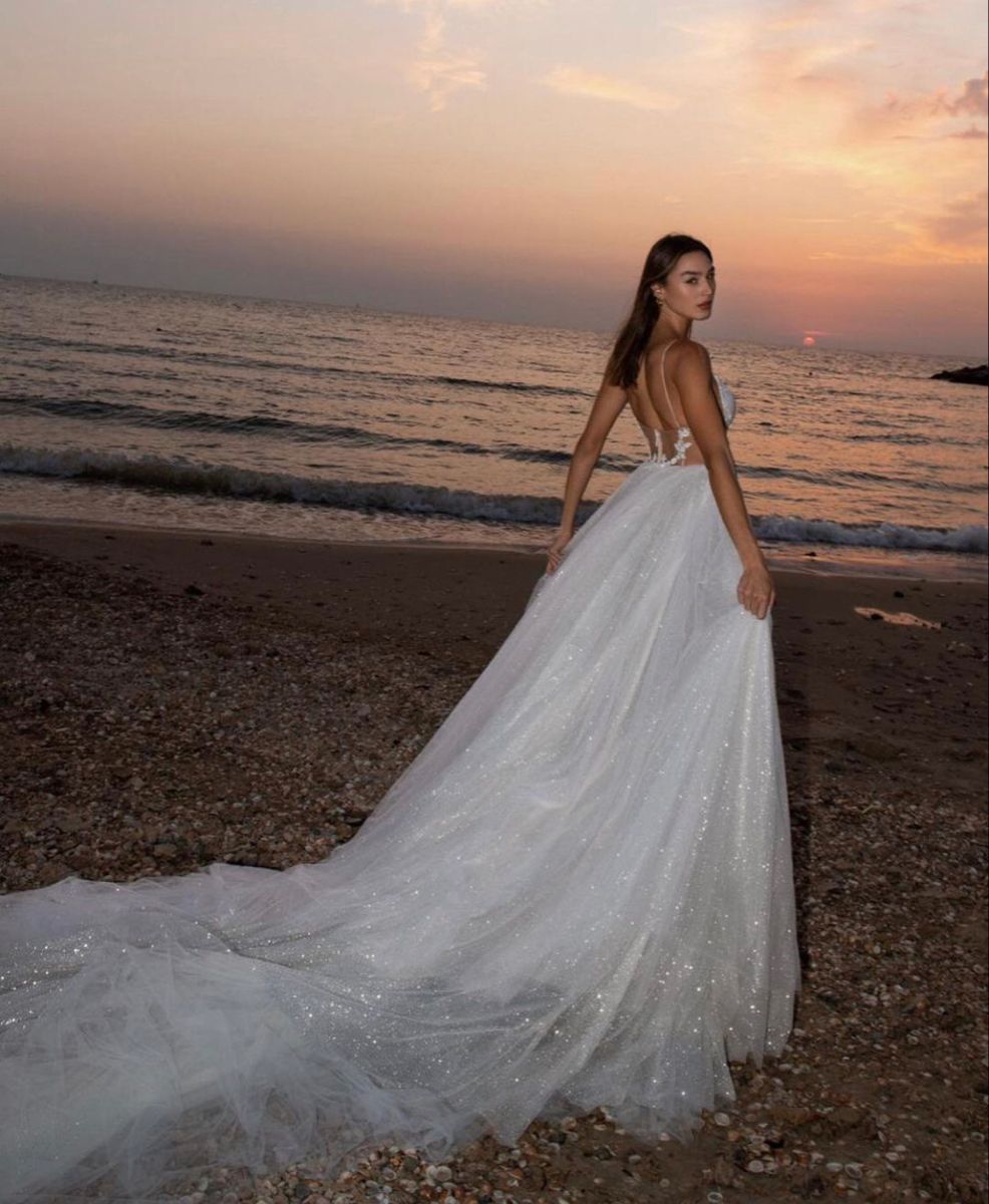 Beautiful A line Spaghetti Straps Long Sequin White Appliques Wedding Dress Fairy Formal Wedding Dresses B149