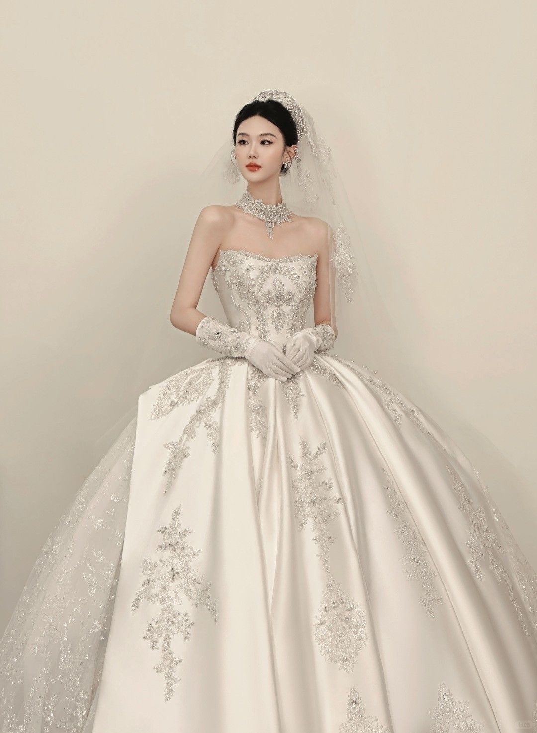 Ethereal Ball Gown Strapless Neck Silver Appliques Long Wedding Dress Fairy Formal Brides Gown Wedding Dresses B13