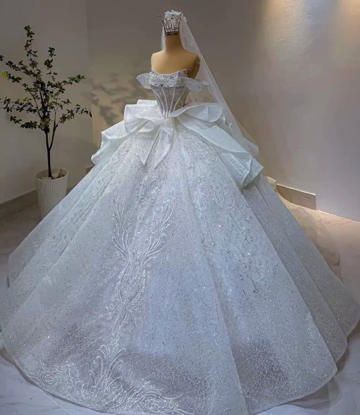 Ethereal Ball Gown Off The Shoulder Short Sleeves Long Sequins White Crystal Sparkly Wedding Gowns Dream Wedding Dresses B174