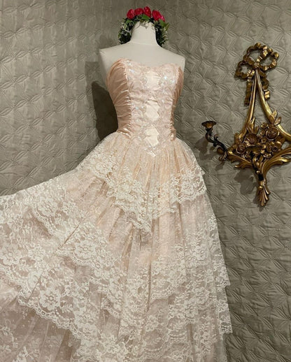 Elegant Ball Gown Sweetheart Long Lace Layers Ruffles Wedding Dress Fairytale Wedding Dresses B182
