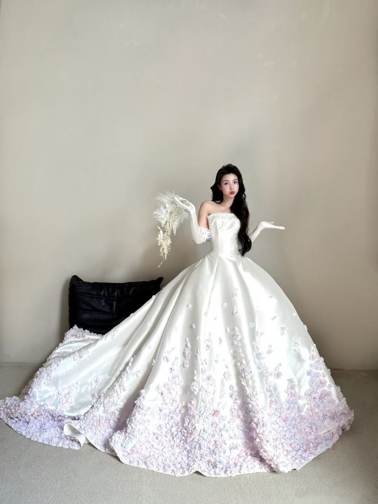 Ethereal Ball Gown Strapless Neck White Satin Lilac Flowers Long Wedding Dress Fairy Formal Brides Gown Wedding Dresses B25