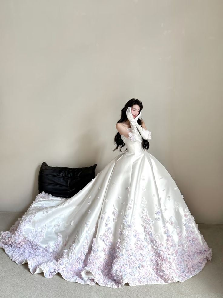 Ethereal Ball Gown Strapless Neck White Satin Lilac Flowers Long Wedding Dress Fairy Formal Brides Gown Wedding Dresses B25
