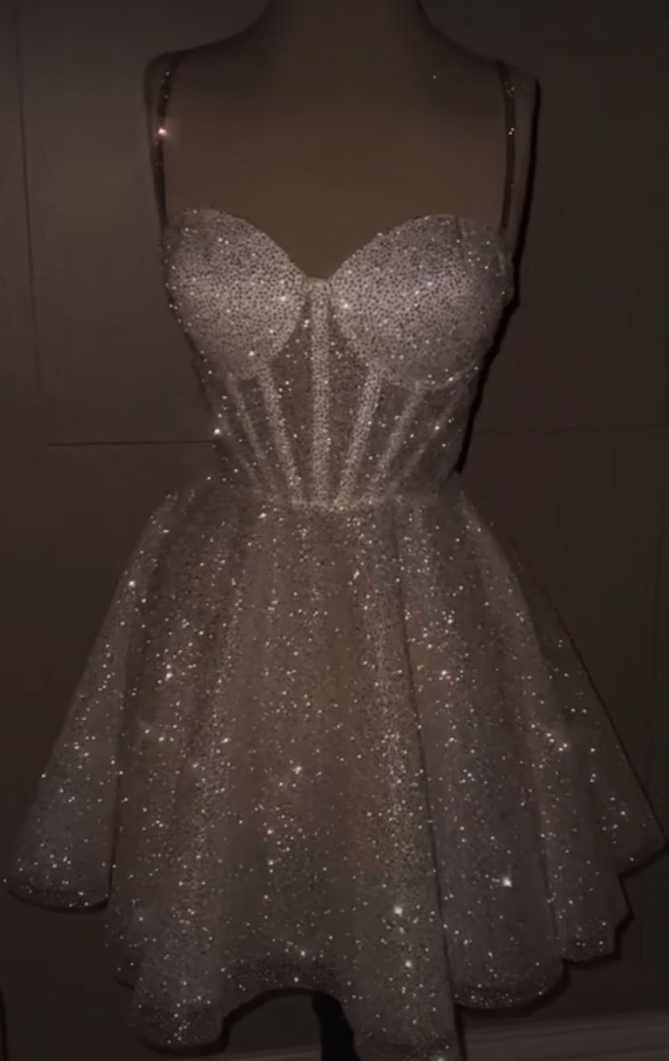 Elegant A Line Spaghetti Straps Sequin White Short Prom Dresses Homecoming Dress 16th Birthday Outfits B283