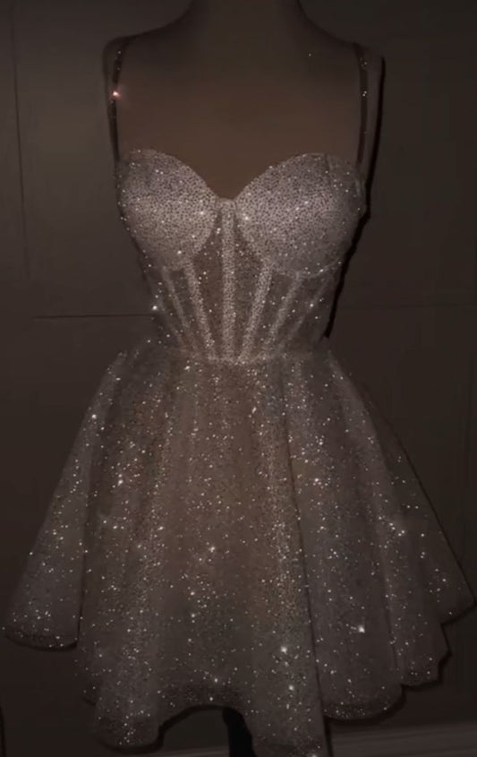 Elegant A Line Spaghetti Straps Sequin White Short Prom Dresses Homecoming Dress 16th Birthday Outfits B283