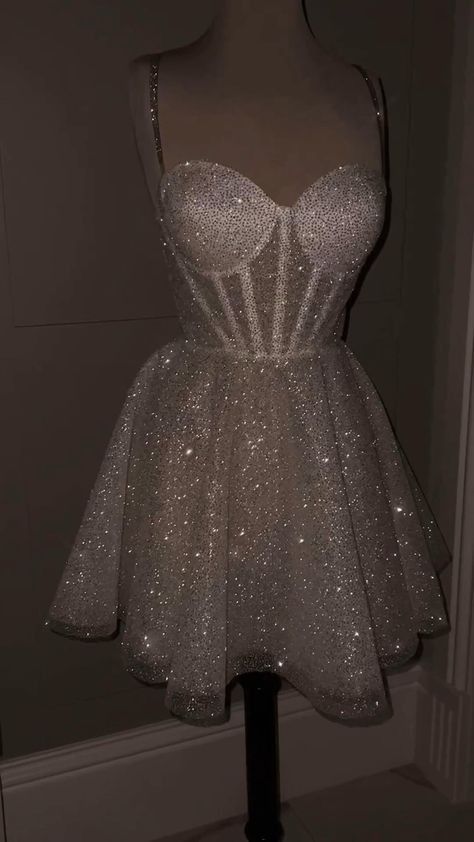 Elegant A Line Spaghetti Straps Sequin White Short Prom Dresses Homecoming Dress 16th Birthday Outfits B283