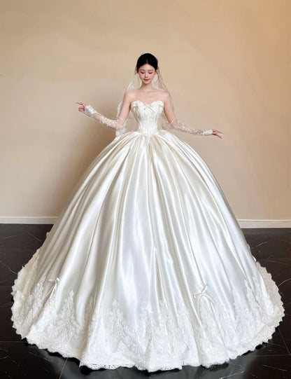 Modest Ball Gown Sweetheart Neck White Satin Lace Long Wedding Dress Fairy Formal Brides Gown Wedding Dresses B34