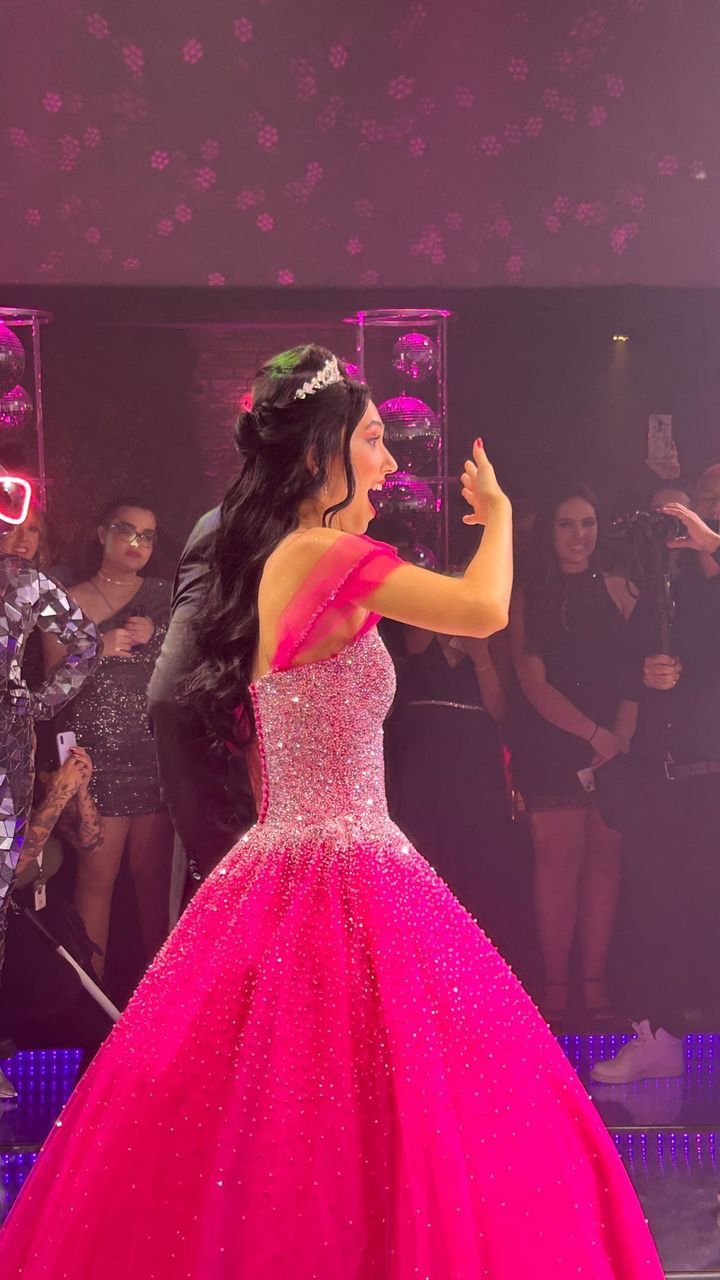 Modest Ball Gown Off The Shoulder Hot Pink Tulle Long Prom Dresses Party Dress 20th Birthday Outfits Graduation Dress B557