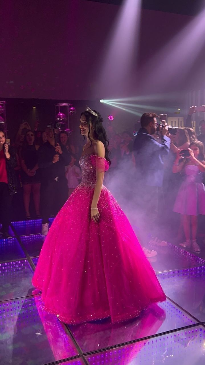 Modest Ball Gown Off The Shoulder Hot Pink Tulle Long Prom Dresses Party Dress 20th Birthday Outfits Graduation Dress B557