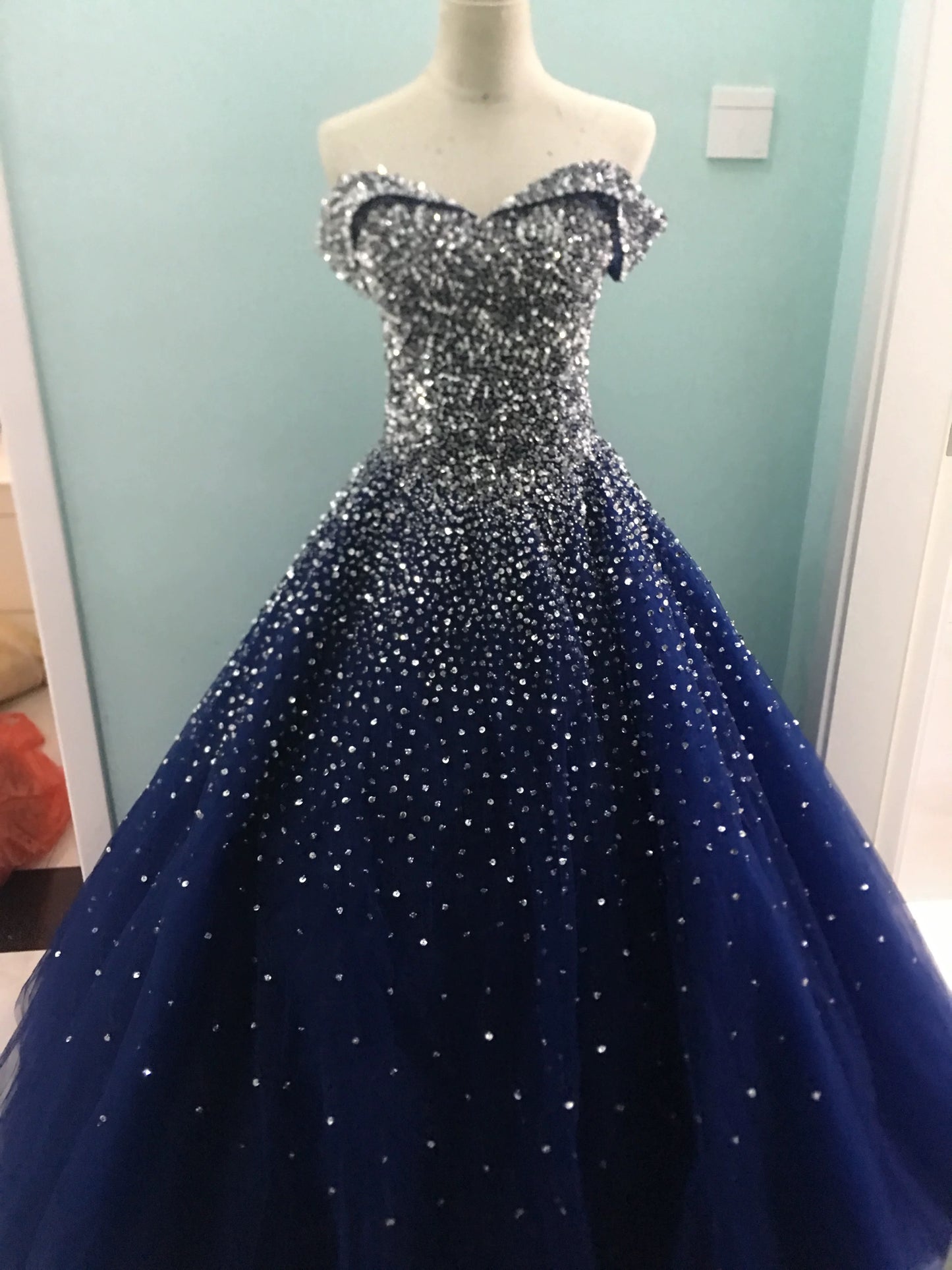 Charming Quinceanera Dresses Ball Gown Off The Shoulder Pink Beads Sequin Birthday Gowns Vestidos De 15 Anos Formal Party Long Sweet 16 Dress B601