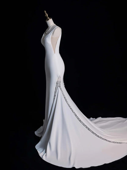 Simple Mermaid V Neckline Satin Sleeveless White Wedding Dress Fairytale Autumn Bridal Dresses N543