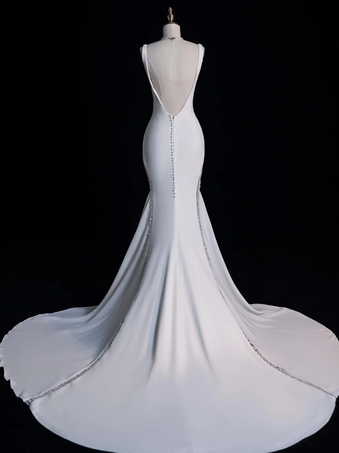 Simple Mermaid V Neckline Satin Sleeveless White Wedding Dress Fairytale Autumn Bridal Dresses N543