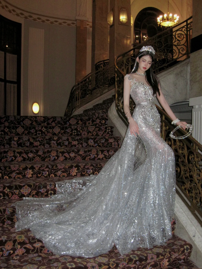 Luxurious Wedding Dresses Mermaid Scoop Neck With Beads Gem Silver Sequin Brides Dress For Brides Fitted Bridal Gown N073
