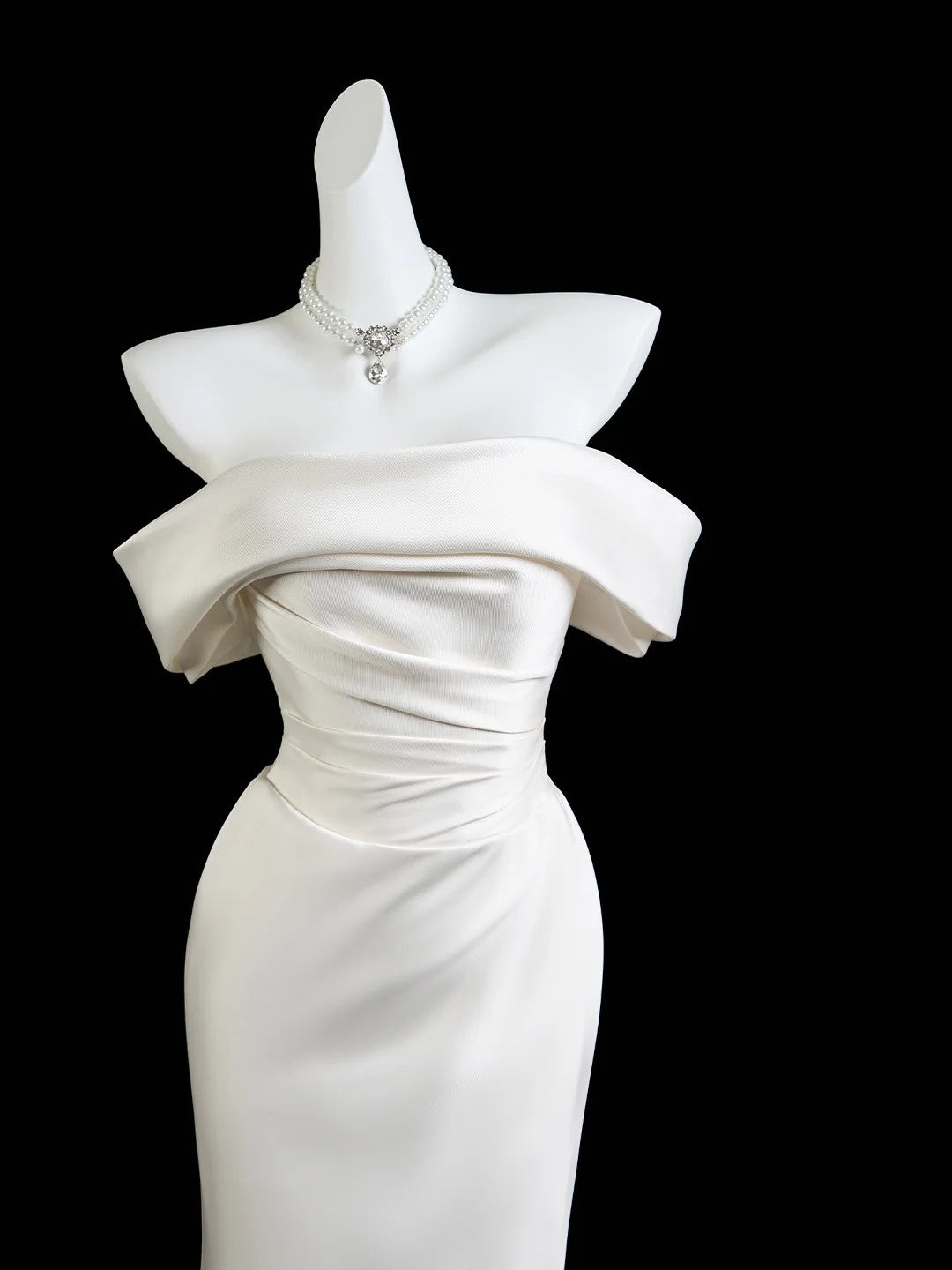 Classic Mermaid Wedding Dresses Off The Shoulder Satin White With Short Sleeves Brides Dress Fitted Bridal Gowns N233
