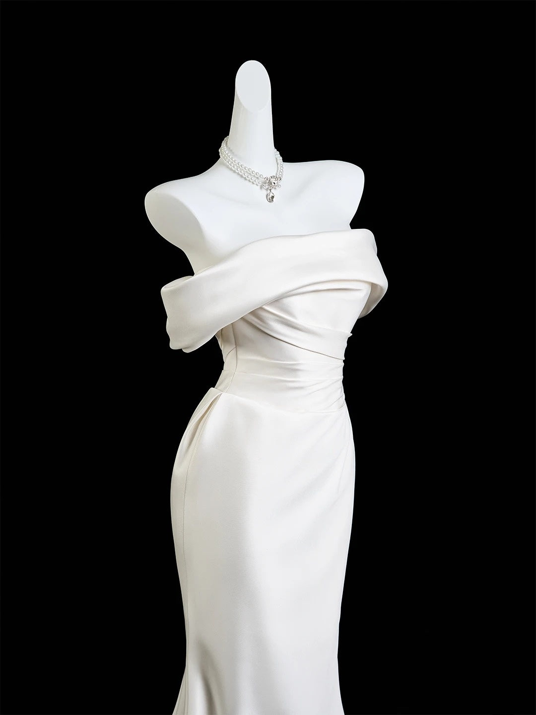 Classic Mermaid Wedding Dresses Off The Shoulder Satin White With Short Sleeves Brides Dress Fitted Bridal Gowns N233
