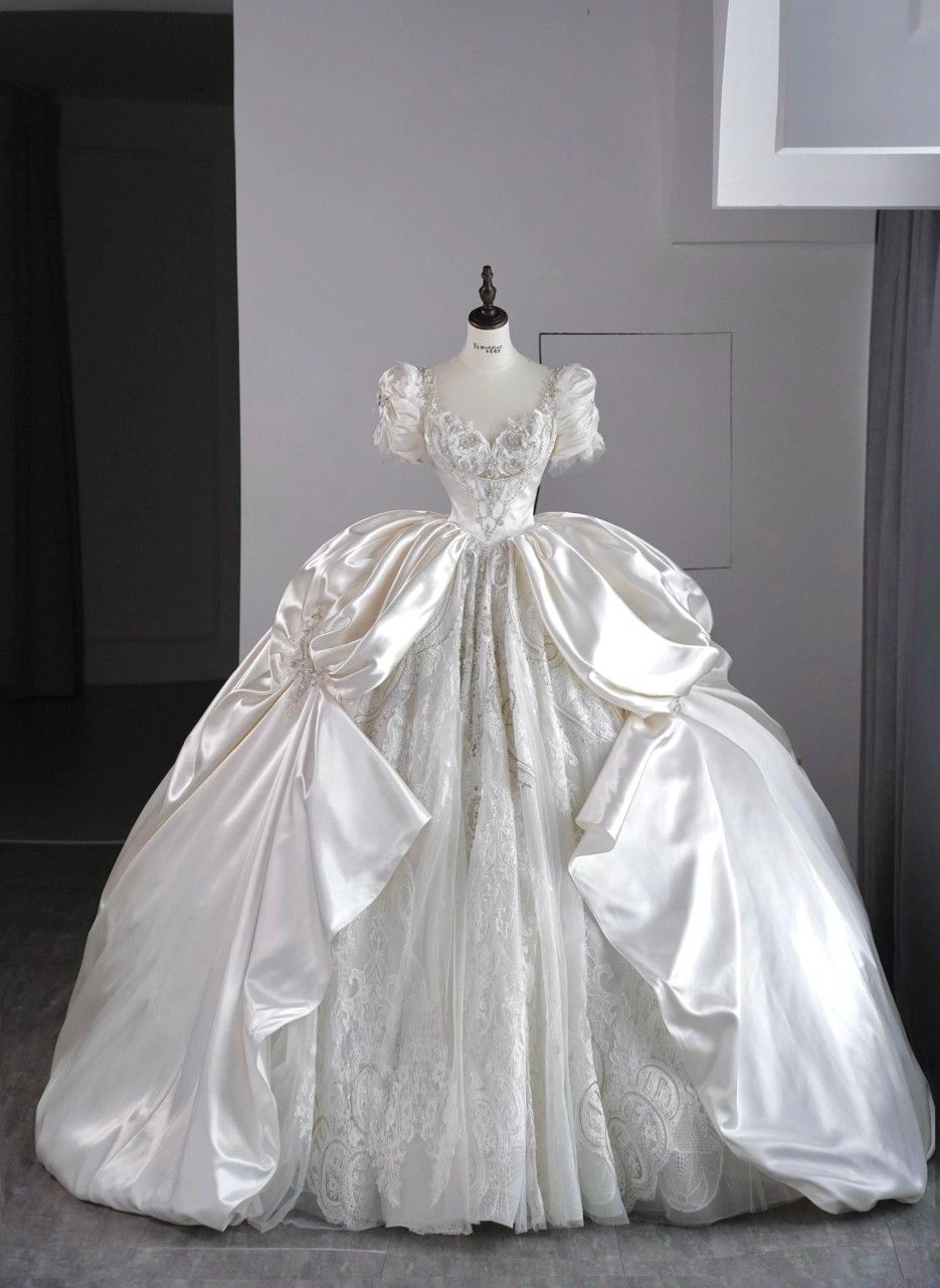 Luxury Ball Gown Sweetheart Satin Tulle Lace Wedding Dress With Sleeves Fairytale Autumn Wedding Dresses RB2825