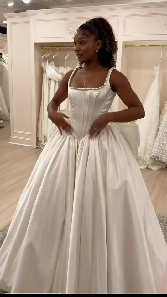 Princess Ball Gown Square Neck White Satin Wedding Dress Fairytale Bride Gowns Autumn Wedding Gown RB2858